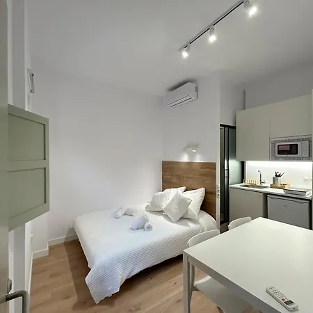 Sd Habitacion Centrica Con Bano Y Kitchenette Terrassa Extérieur photo